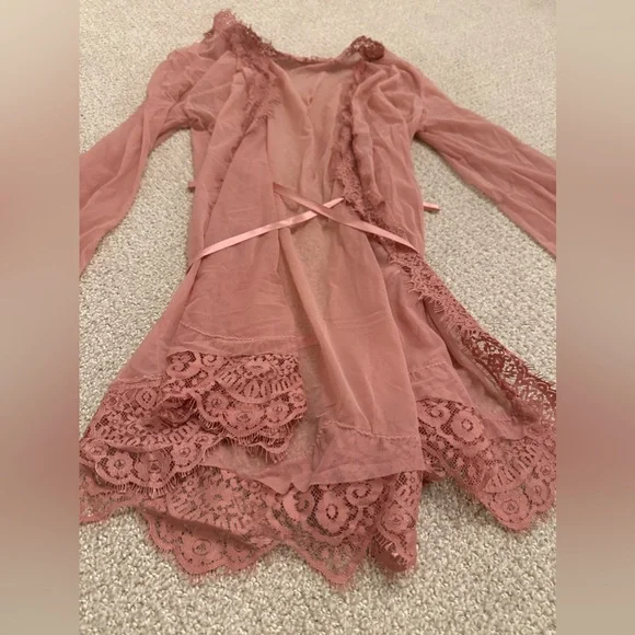 Lace lingerie robe 💗 - Picture 2 of 6